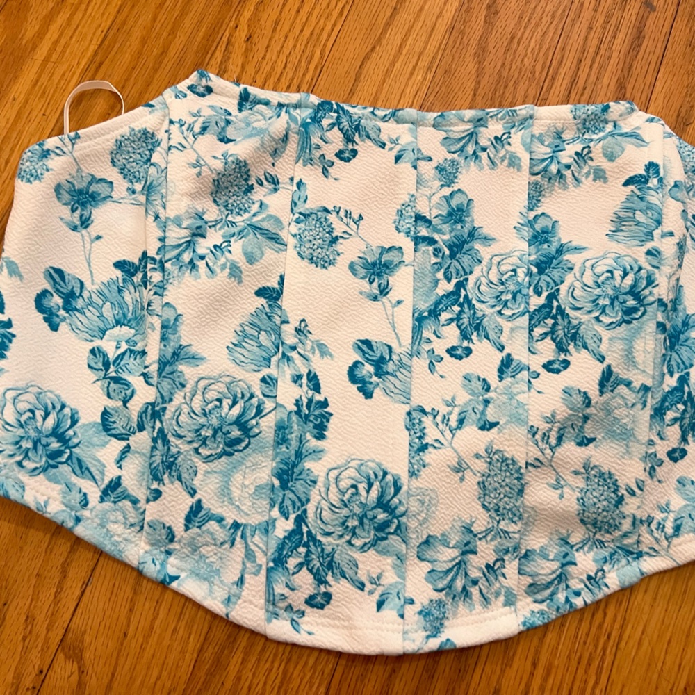 SHEIN Blue and White Sleeveless Top - Picture 2 of 11